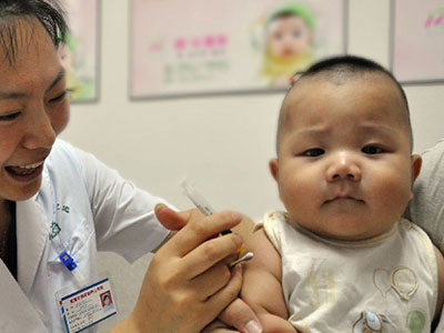新生兒接種乙肝疫苗效果顯著 全省兒童接種率95%以上