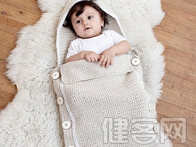 夏季新生兒護理：可讓寶貝睡涼席