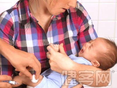 寶寶打疫苗 媽媽先“體檢”