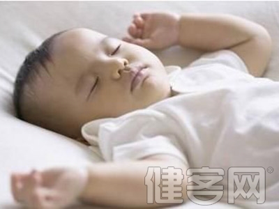 解讀寶寶睡姿中的疾病信號