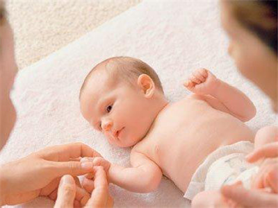 新生嬰兒奶粉喂養注意事項