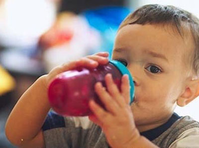 小孩喝果汁過多是不是有影響
