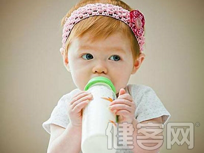 嬰幼兒不能吃的8種食物，鮮牛奶也忌