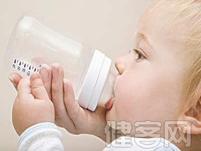 寶寶秋瀉易脫水，專家教你如何口服補液