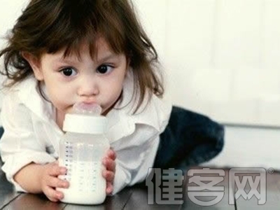 科學攝取營養物質，三元奶粉助寶寶健康成長