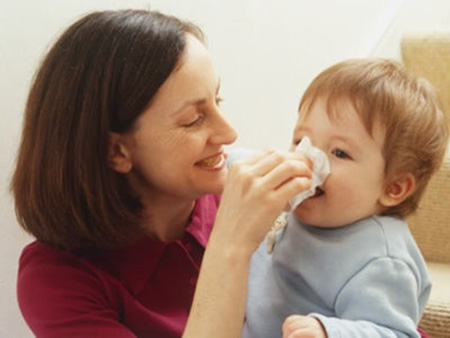 如何防治小兒感冒？