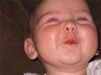 新生嬰兒喝奶粉便秘怎麼辦呢？