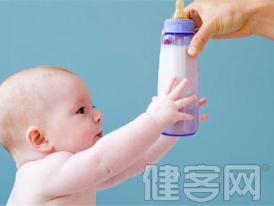 嬰兒腹瀉要喝脫脂奶