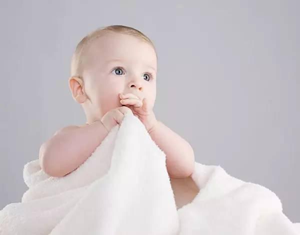 嬰兒濕疹怎麼辦，媽媽補鈣助於防嬰兒濕疹