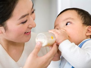 警惕小寶寶的牛奶過敏症