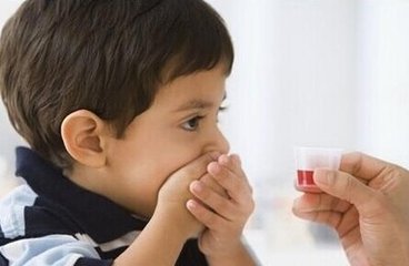 發現孩子誤食了毒物、藥物、藥水如何應急？