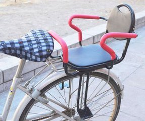 寶寶自行車後座椅安全嗎