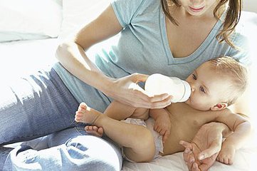 寶寶嗆奶後窒息的急救技巧