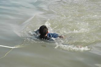 兒童溺水 看6分鐘急救辦法