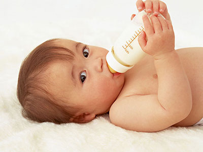 新生兒嗆奶的正確急救方法