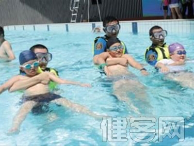 兒童夏季游泳需警惕“干性溺水”：奪命悄無聲息