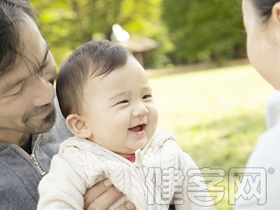 應對新生兒嘔吐的急救方法