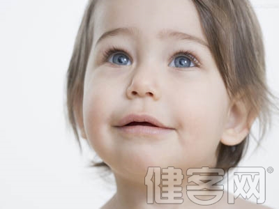 1歲半幼兒吃火腿卡住氣管