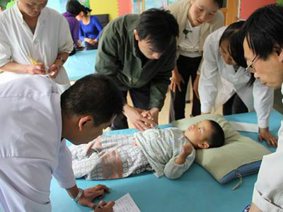 寶寶腦癱表現 腦癱寶寶康復訓練