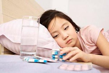 孩子發燒輸液危害多 能吃藥盡量不打針