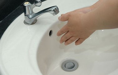 夏季預防腸道傳染病要勤洗手