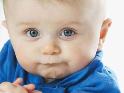 寶寶口水流不停 如何鍛煉寶寶對唾液的控制
