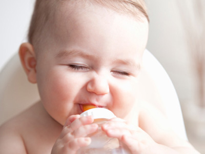 新生兒肚臍的發炎用什麼藥水處理?