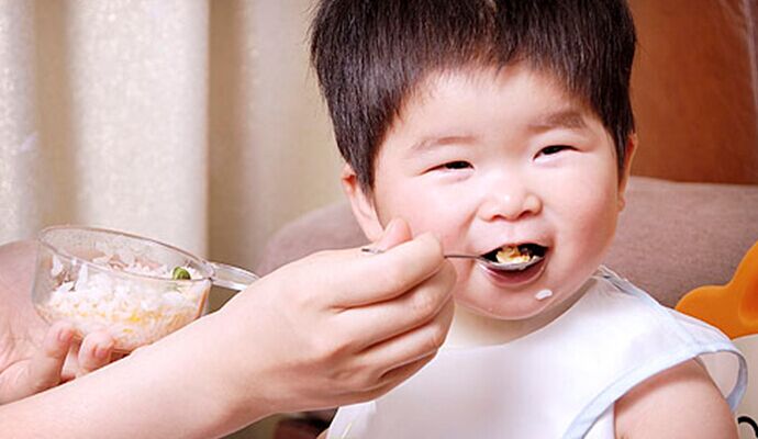 新手爸媽疑惑：寶寶的輔食吃得越多越好！？