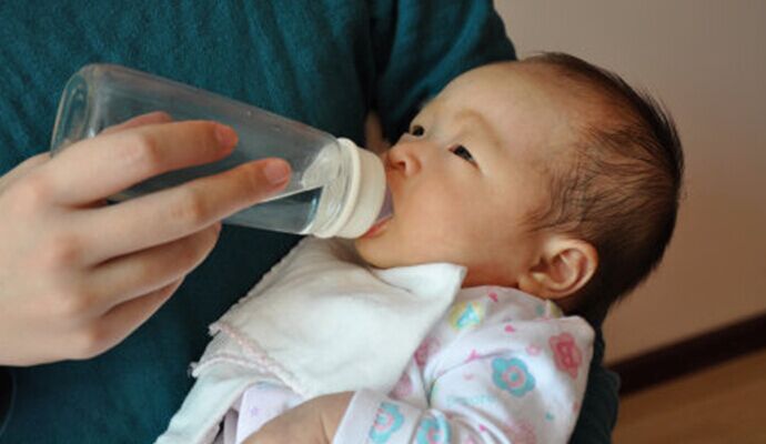 秋季補水：嬰幼兒最宜喝白開水