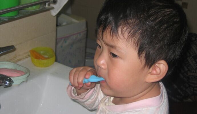 牙齒保護：寶寶刷牙有講究