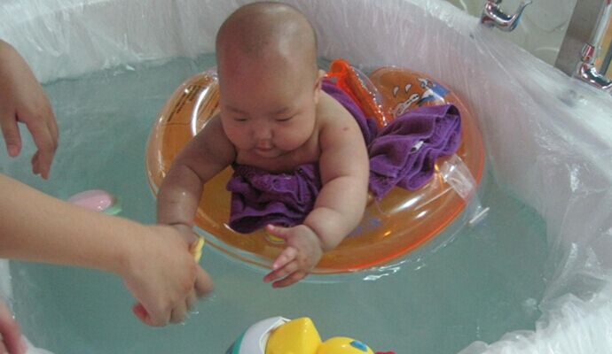 嬰兒皮膚敏感  游泳須謹慎