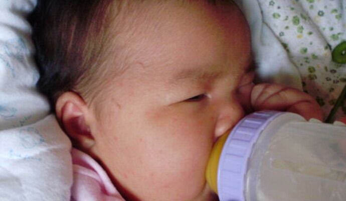 寶寶嗆奶窒息  5個急救技巧怎能忘