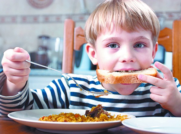 如何把握關鍵期培養孩童飲食習慣