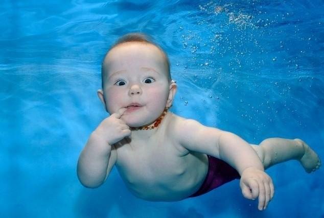 嬰兒夏季游泳應該有“規定”動作