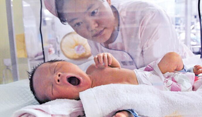 如何護理早產兒？如何預防並發症？