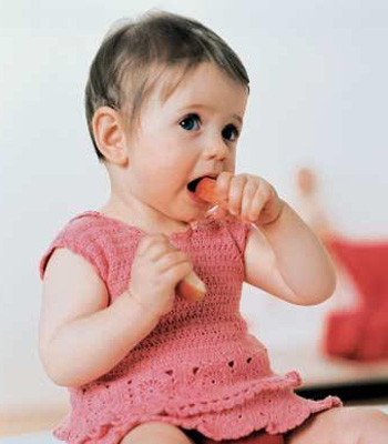 長牙期的寶寶喂養時需要注意什麼