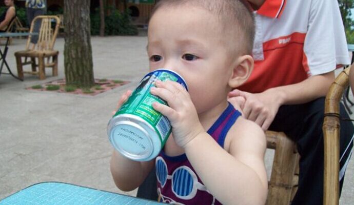 碳酸飲料帶給小朋友的“麻煩”你知多少？