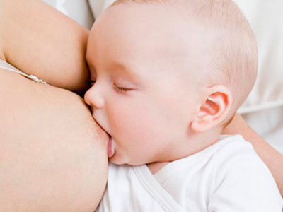 寶寶母乳喂養四步法