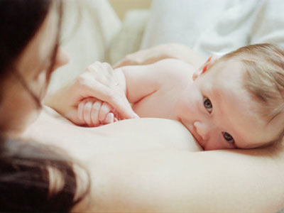 母乳是新生寶寶最好的營養品