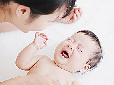 該怎麼給寶寶斷夜奶