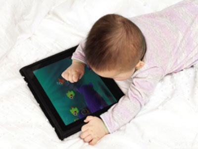 把iPad當哄娃利器 致5歲女童近視100度