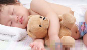 夏季裸睡也能提高寶寶的免疫力？！