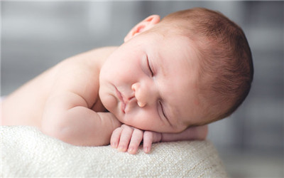 糾正八種錯誤睡姿，養出健康好寶寶