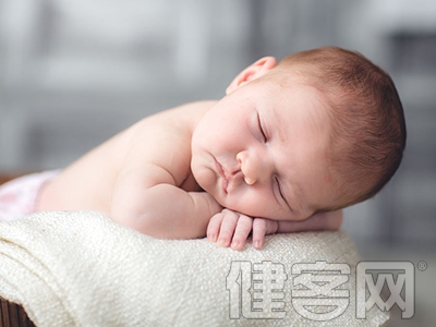 售價超百元嬰兒防側枕熱銷 新生兒慎用!