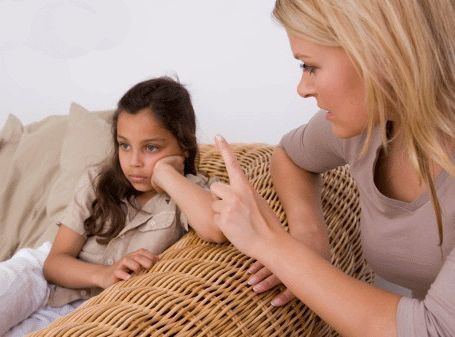 如何預防孩子的家庭冷暴力