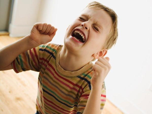 孩子脾氣暴躁的原因及處理方法