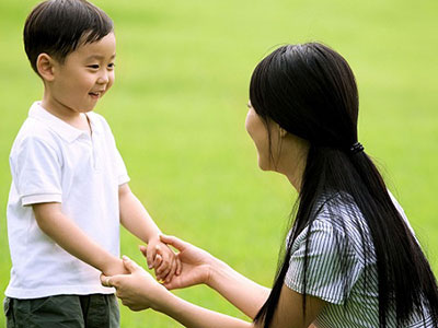 這樣鼓勵孩子，孩子會更自卑