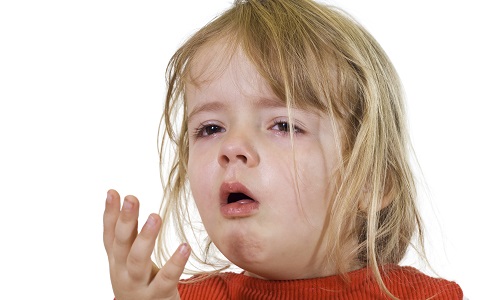 寶寶咳嗽會引起肺炎嗎 咳嗽會引起肺炎嗎 寶寶冬季長期咳嗽會引發肺炎嗎