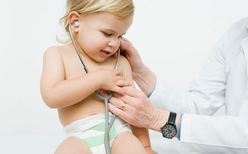 如何防治小兒肺炎 小兒肺炎平時要注意什麼 小兒肺炎飲食上注意什麼