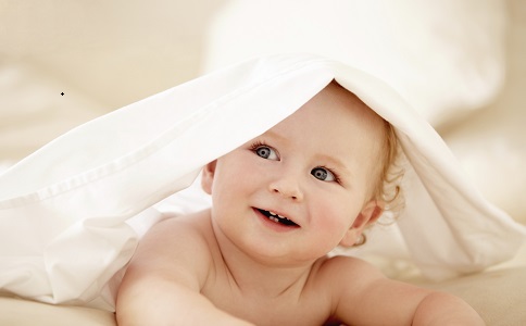 寶寶曬被褥後易引發哮喘 寶寶曬被褥後為何引發哮喘 寶寶曬被褥後引發哮喘的原因
